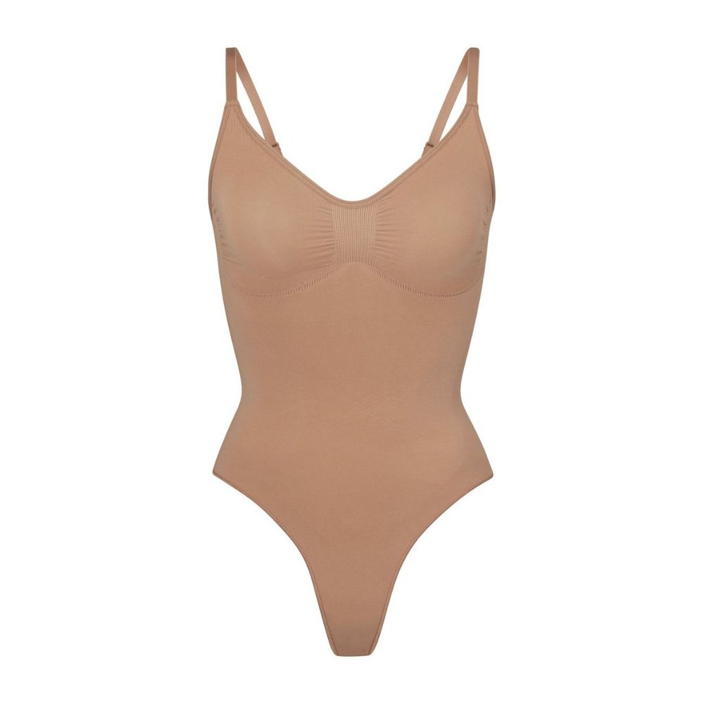 CT271 SKIMS SEAMLESS SCULPT LOW BACK THONG BODYSUIT SIENNA L/XL
